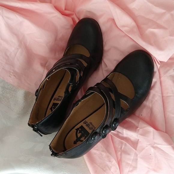 Crown Vintage black heels Sz 8.5 - Picture 3 of 7
